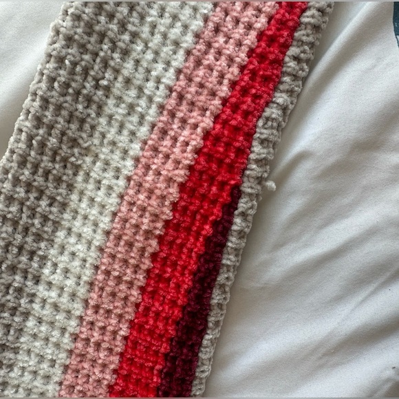 Express Cropped Chenille Crewneck Sweater - Picture 7 of 12